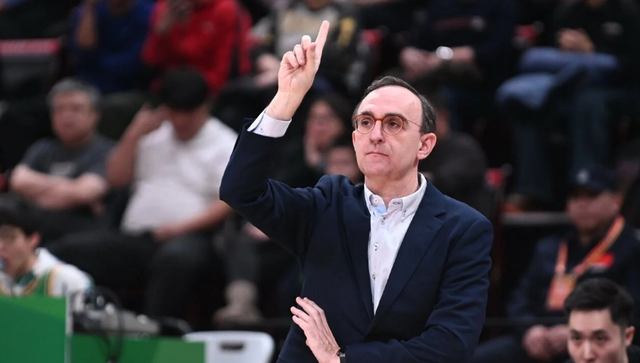 v体育-辽宁男篮8分险胜！完成大逆转，布罗金顿首秀3分，莫兰德爆发